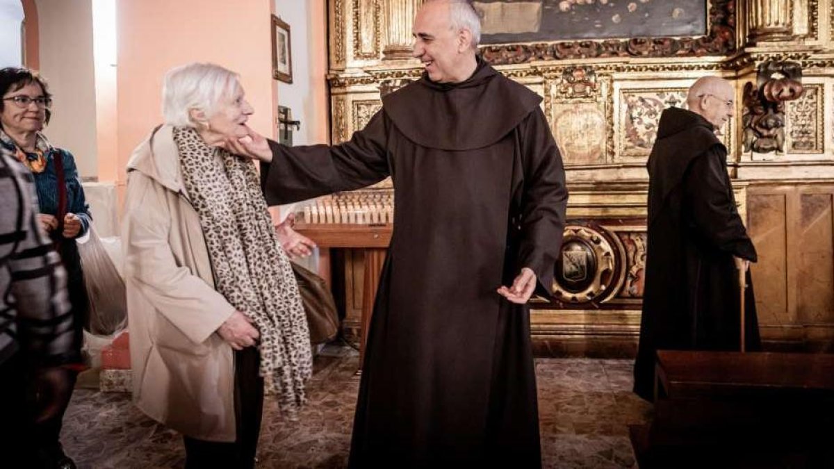 l padre Eduardo Sanz dejó huella en Soria y la iglesia del Carmen se quedó pequeña en su despedida