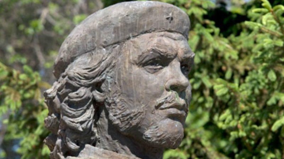 Estatua del Che Guevara en Leganés.-TWITTER