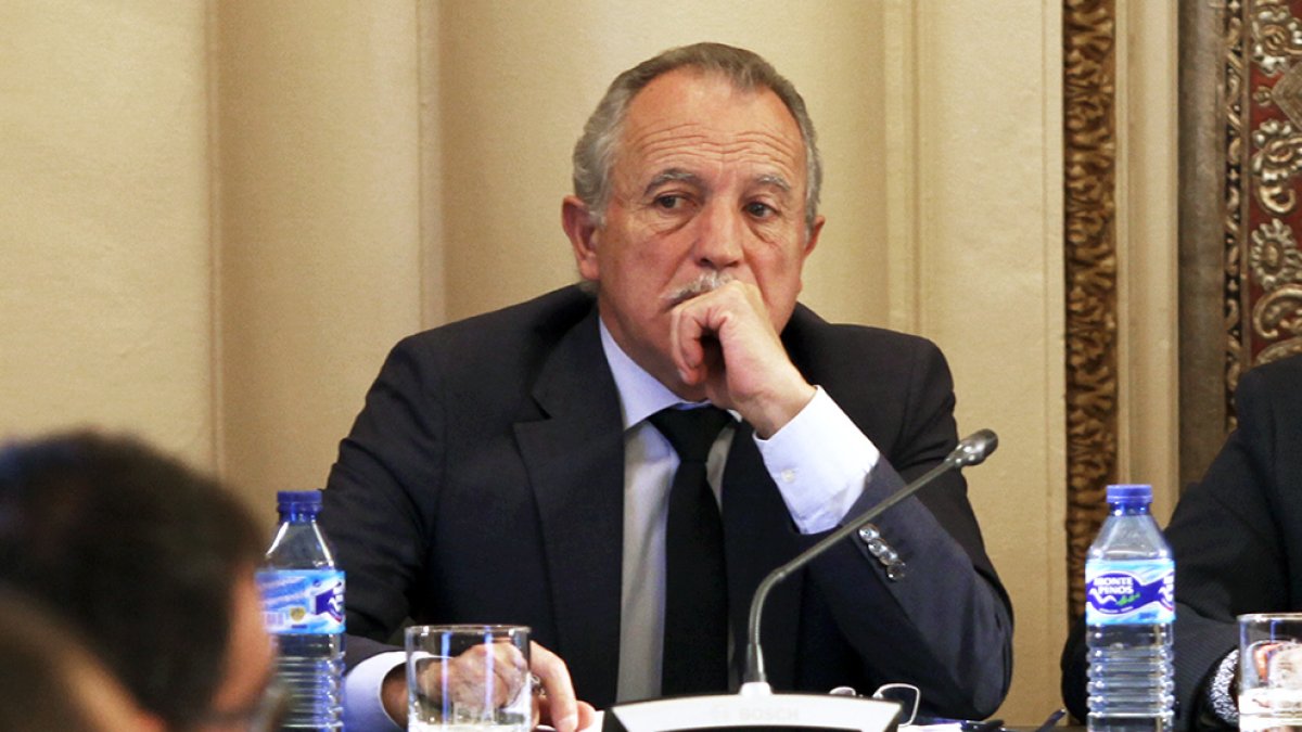 Jose Antonio de Miguel en un pleno de Diputación. MARIO TEJEDOR