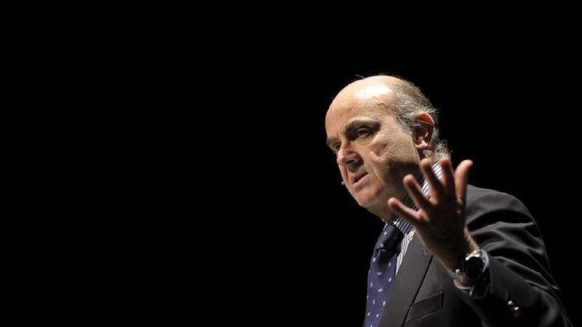 El ministro de Economía Luis de Guindos, en una imagen de archivo.-EFE / VILLAR LÓPEZ
