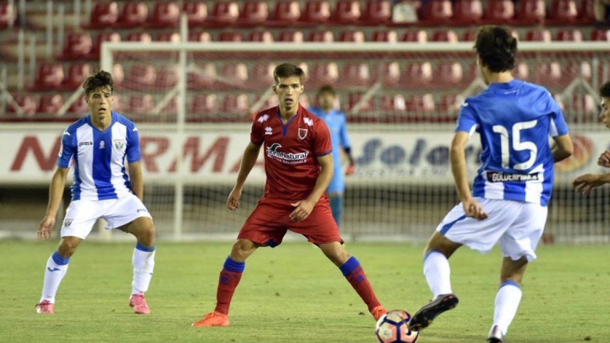 Eneko Capilla durante el partido del pasado miércoles ante el Leganés.-VALENTÍN GUISANDE