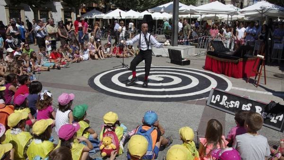Actuación de la compañia Circortito dentro del Festival de Teatro de Calle de Soria.-CONCHA ORTEGA / ICAL