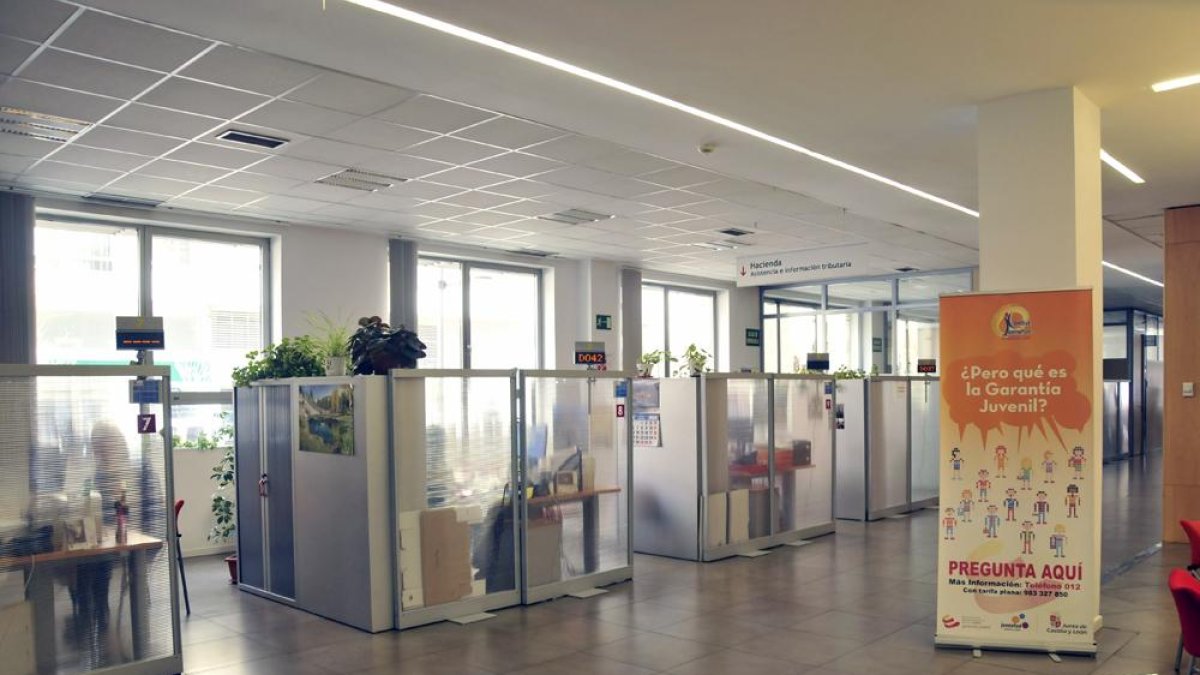 Instalaciones interiores de la Delegación Territorial de la Junta en Soria.-HDS
