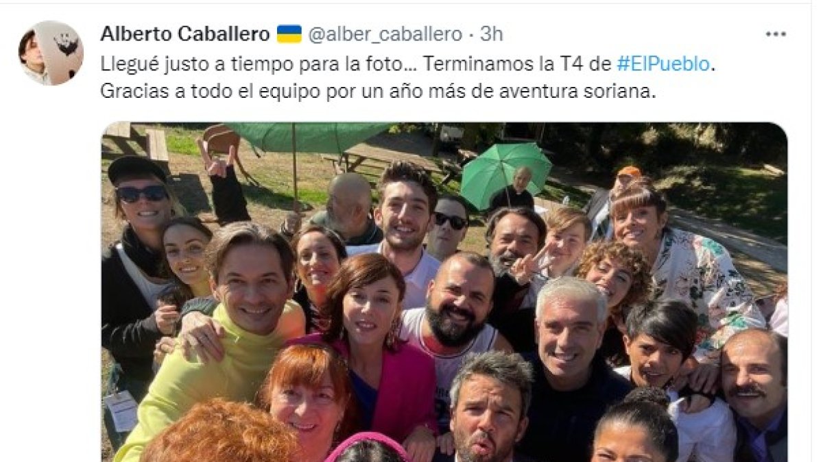 Tweet del guionista y director Alberto Caballero anunciando el fin del rodaje de la cuarta temporada de 'El Pueblo' en Soria. HDS