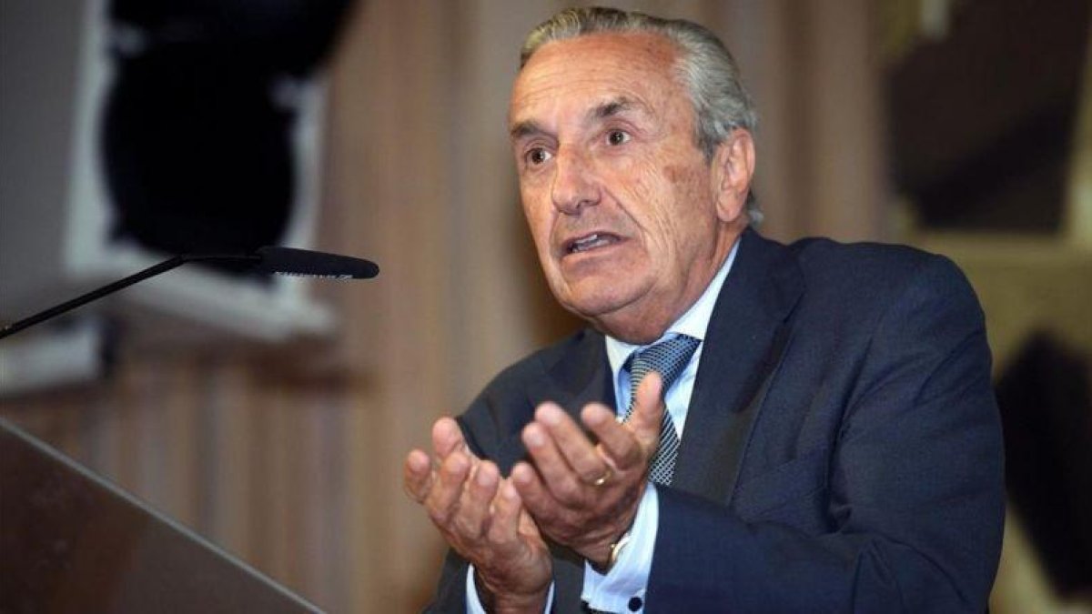 El presidente de la Comision Naciomal de los Mercados y la Competencia (CNMC), Jose María Marín Quemada.-Pedro Puente Hoyos