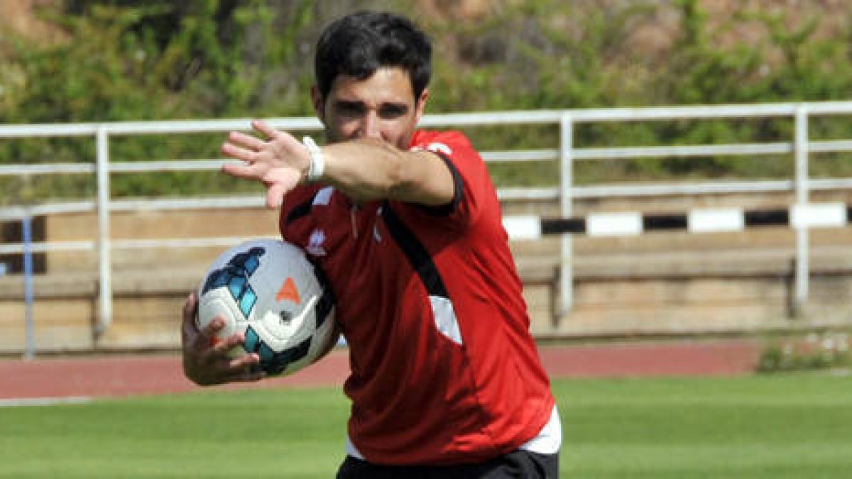El preparador físico del Numancia, Sergi Pérez. / ÁLVARO MARTÍNEZ-