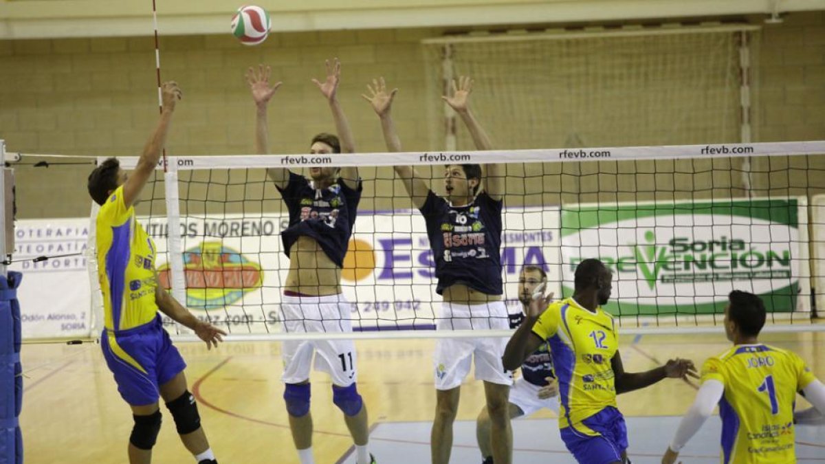 El Río Duero ganaba por 3-1 a Vecindario en el primer encuentro de la temporada celebrado en Los Pajaritos.-Diego Mayor