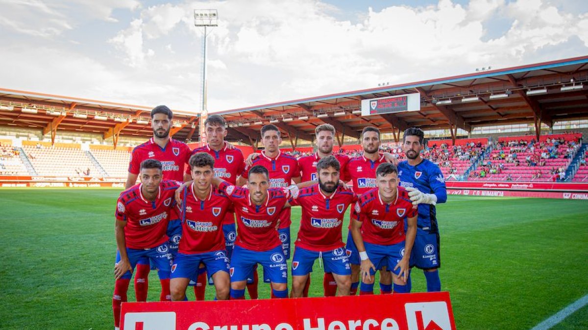 Once del Numancia el pasado miércoles ante el Racing de Santander. MARIO TEJEDOR (32)
