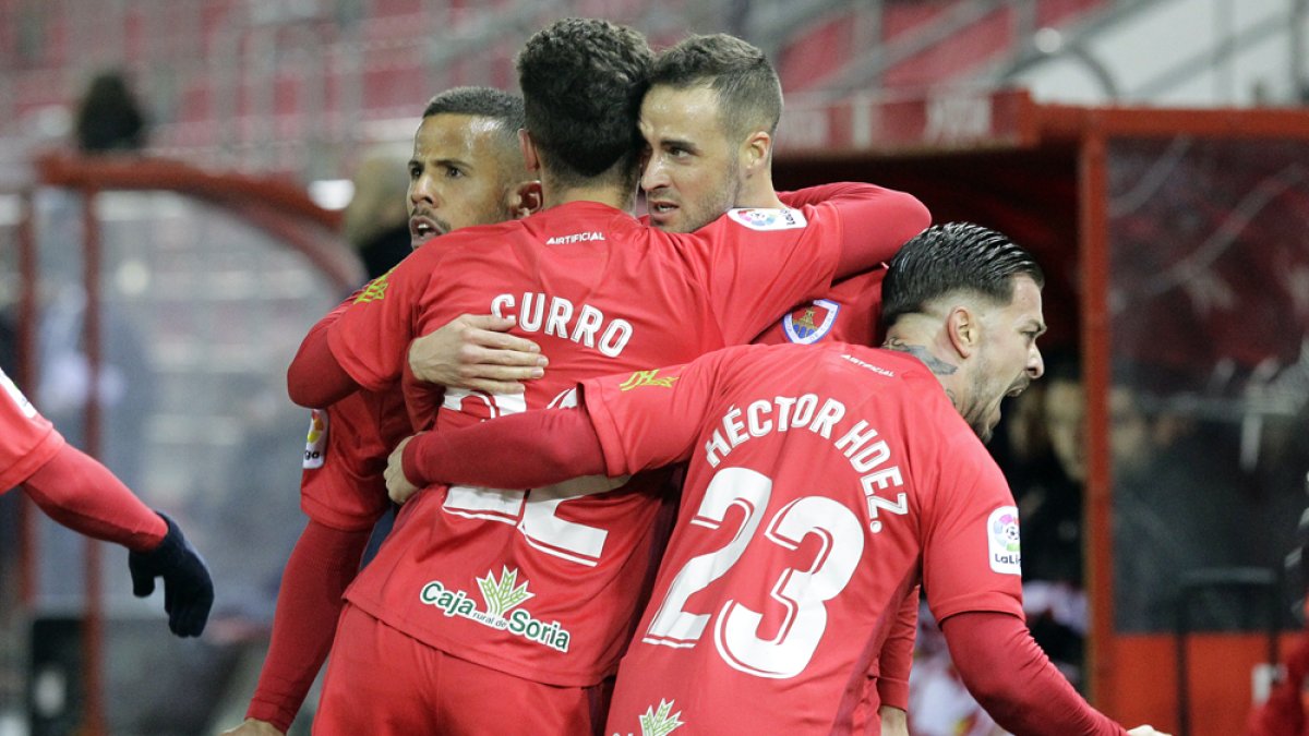 Higinio, Curro, Gus Ledes y Héctor Hernández celebran un gol durante esta temporada. Luis Ángel Tejedor.