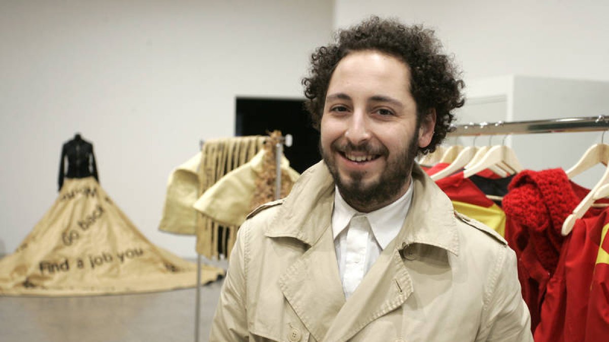 El joven diseñador leonés Héctor Loureiro. / Carlos S. Campillo / ICAL-