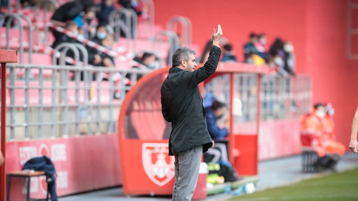 Huerta da instrucciones desde la banda de Los Pajaritos. GONZALO MONTESEGURO