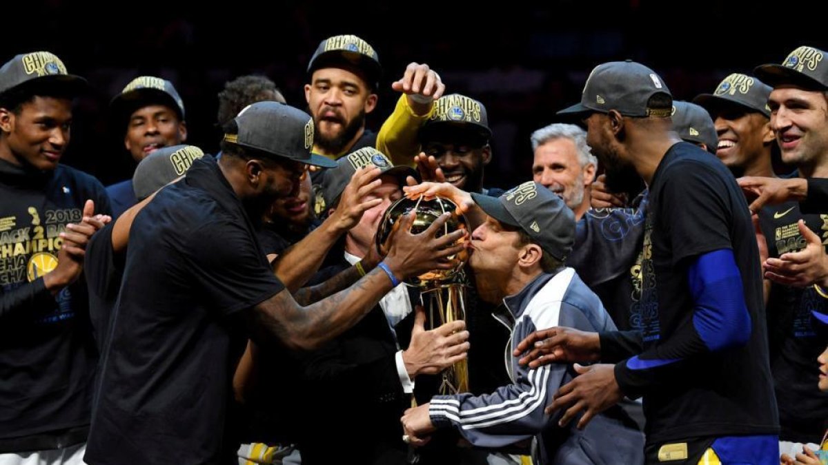 Los Warriors celebran la victoria de su tercera final de la NBA-KYLE TERADA (USA TODAY SPORTS)