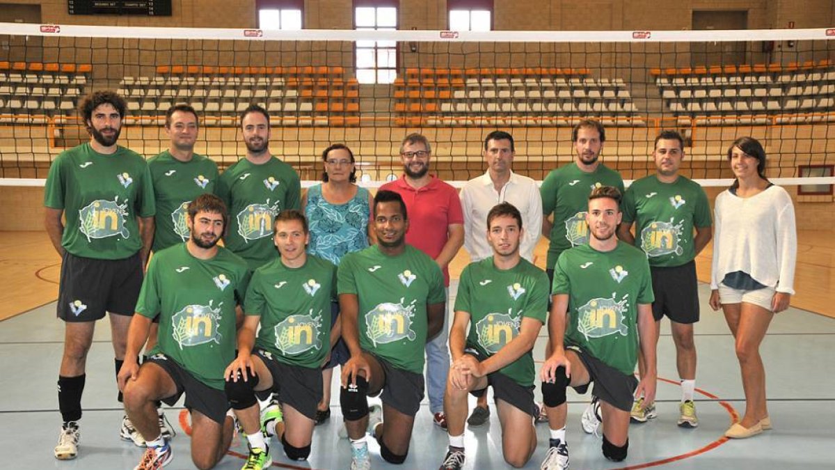 Plantilla, cuerpo técnico y directiva del C.V. Río Duero.-VALENTÍN GUISANDE