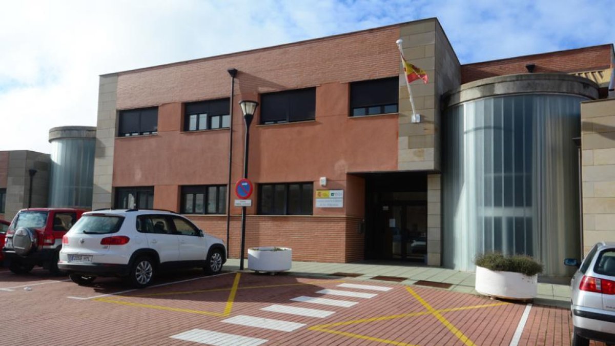 Exterior del Centro de los Alimentos.-VALENTIN GUISANDE