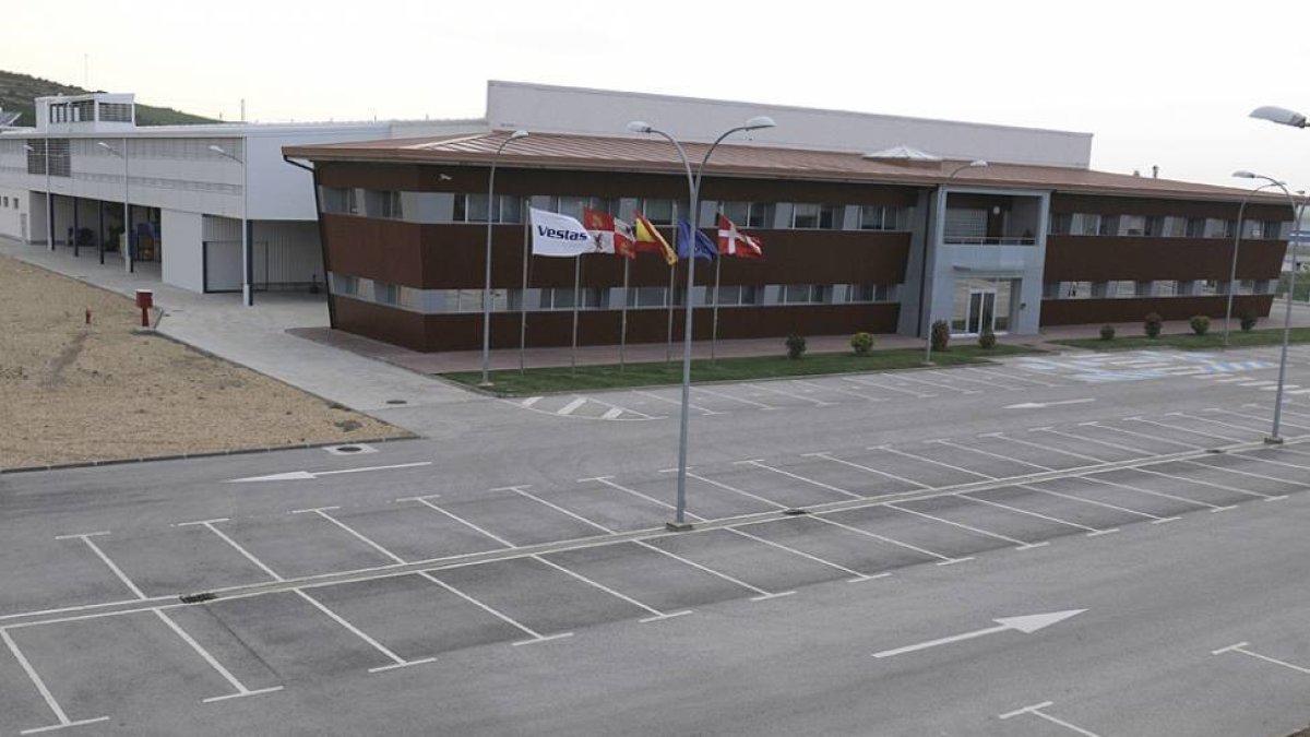 Instalaciones de Vestas en Ólvega, cerradas desde finales de 2012.-VALENTÍN GUISANDE