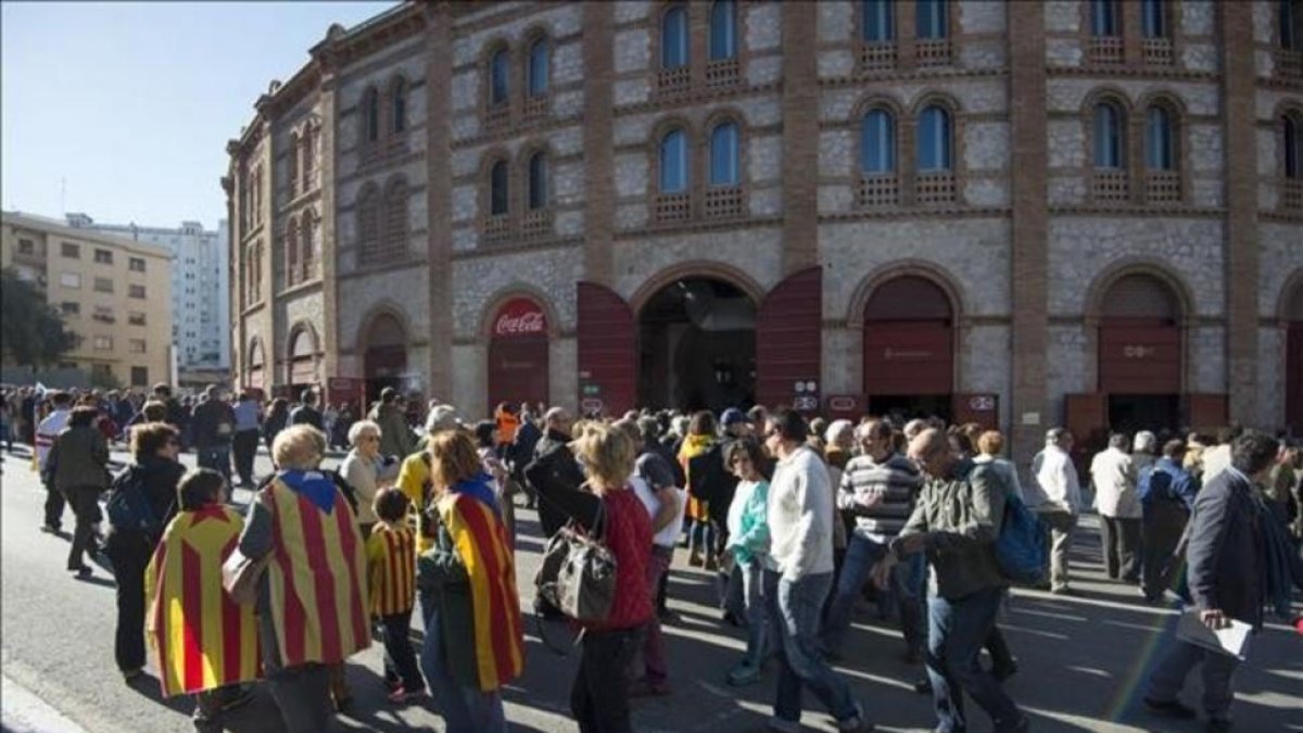 Fachada del Tarraco Arena de Tarragona, durante una asamblea de la ANC, en abril del 2014.-JOAN REVILLAS