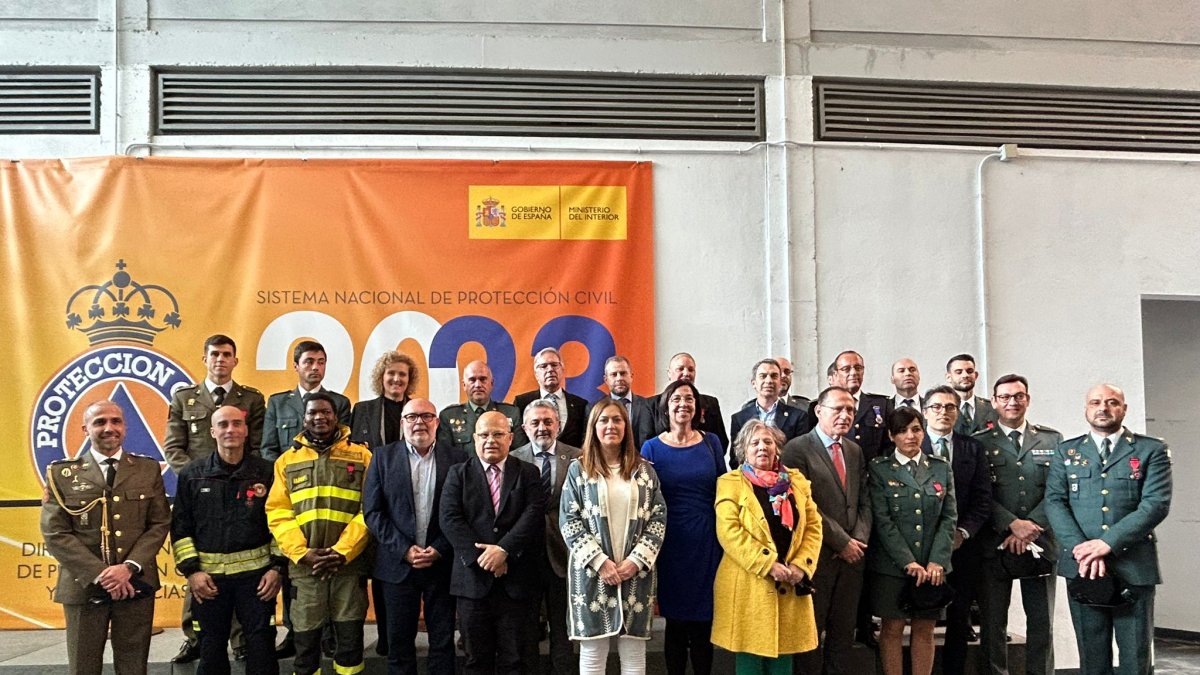 Acto de entrega de las Medallas al Mérito de la Protección Civil, en el que ha sido condecorado el bombero de la BRIF de Lubia Yiboula Bazie. HDS