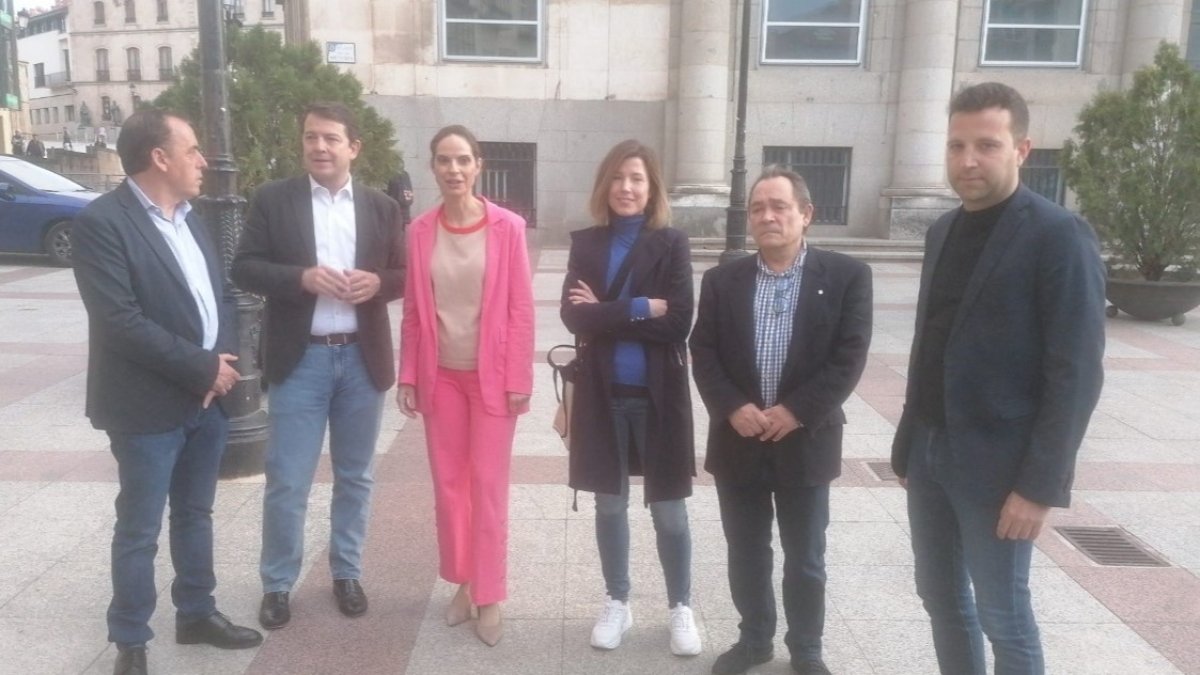 Serrano, Mañueco, Izquierdo, Madurga, De Gregorio y Jiménez. JOSÉ SOSA