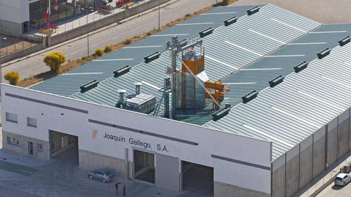 Instalaciones de la empresa Joaquín Gallego en Almazán.-