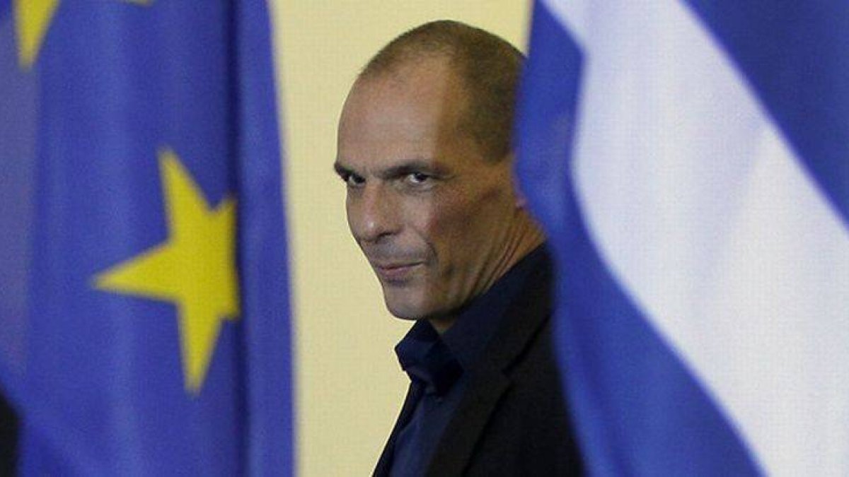 Yanis Varoufakis, entre la UE y Grecia.-Foto: AFP / MICHAEL SOHN