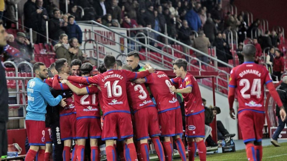 Los jugadores del Numancia celebran uno de los goles anotados ayer ante el Sevilla Atlético.-Mario Tejedor