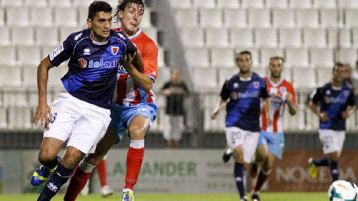 El Numancia empató sin goles en el Ángel Carro de Lugo. / ÁREA 11-