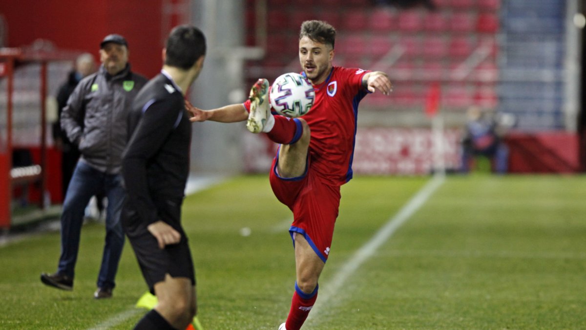 Traver podría ser la primera salida del Numancia en este mercado invernal. MARIO TEJEDOR