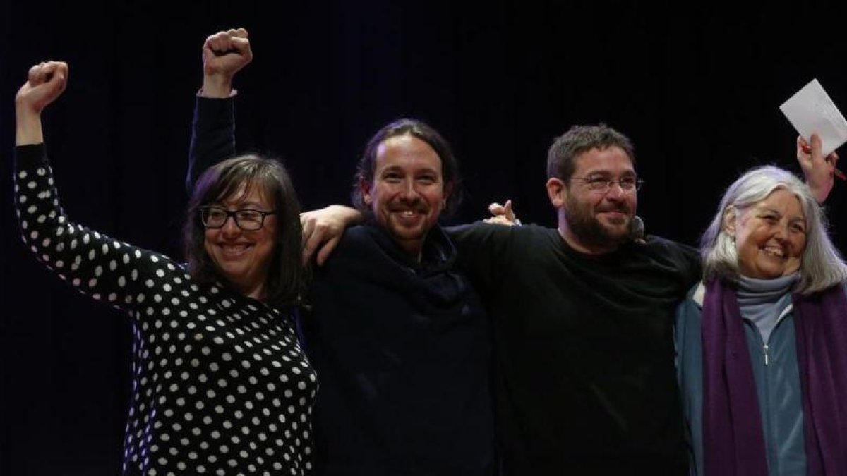 Pablo Iglesias y Albano Dante Fachin, este viernes en un mitin en Sant Feliu de Llobregat.-ELISENDA PONS