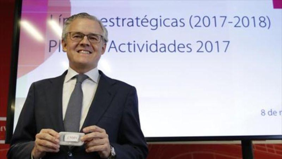 El presidente de la CNMV, Sebastián Albella, durante una rueda de prensa en Madrid.-EFE