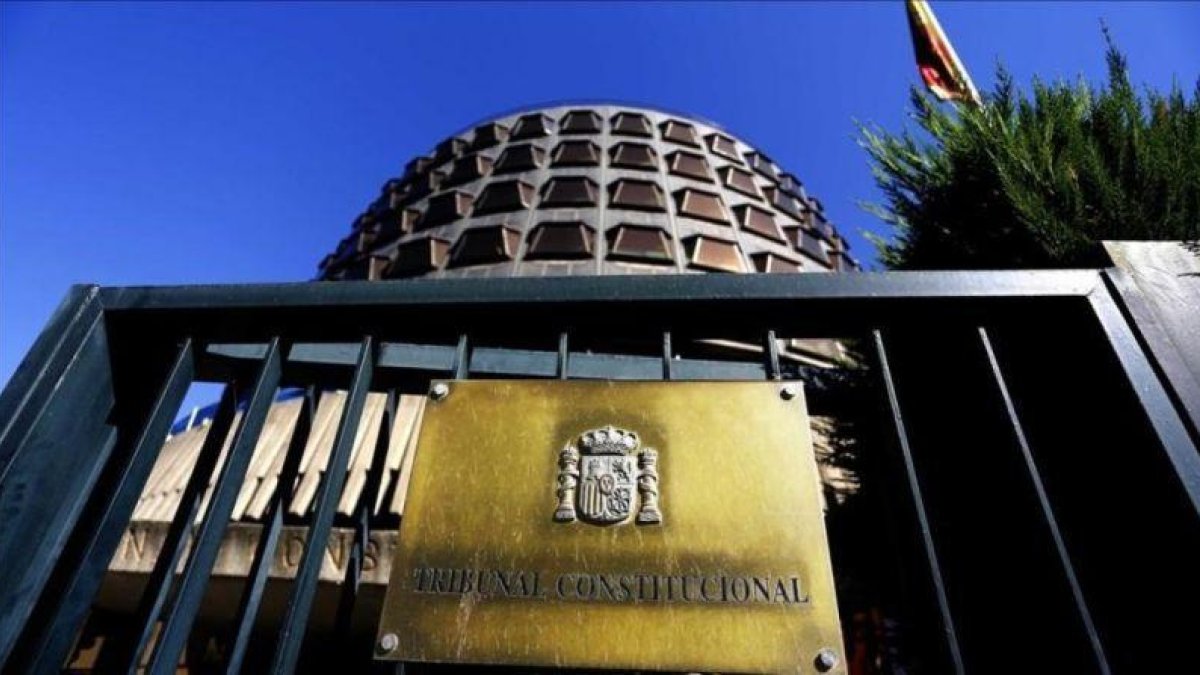 Fachada de la sede del Tribunal Constitucional, en Madrid.-EL PERIÓDICO / ARCHIVO