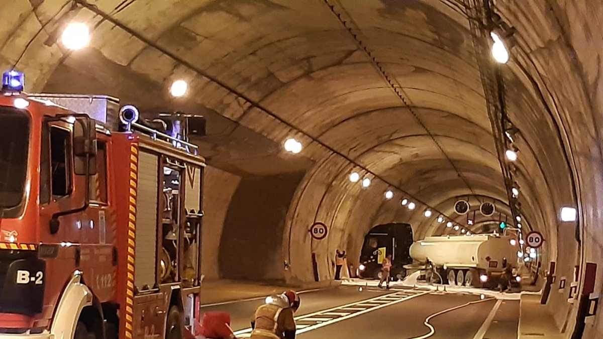 Simulacro de accidente con mercancías peligrosas en el túnel de Piqueras. HDS