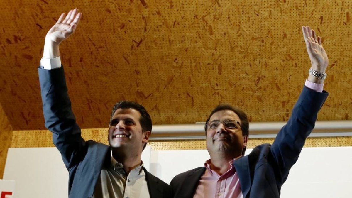 El candidato del PSOE a la Junta de Castilla y León, Luis Tudanca y el candidato socialista a la Alcaldía de Salamanca, Enrique Cabero-Ical
