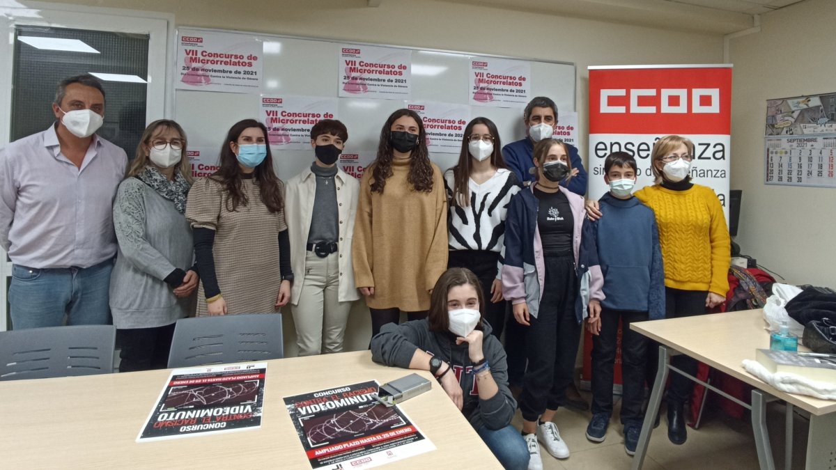 Ganadores con miembros de CCOO de Soria.-HDS