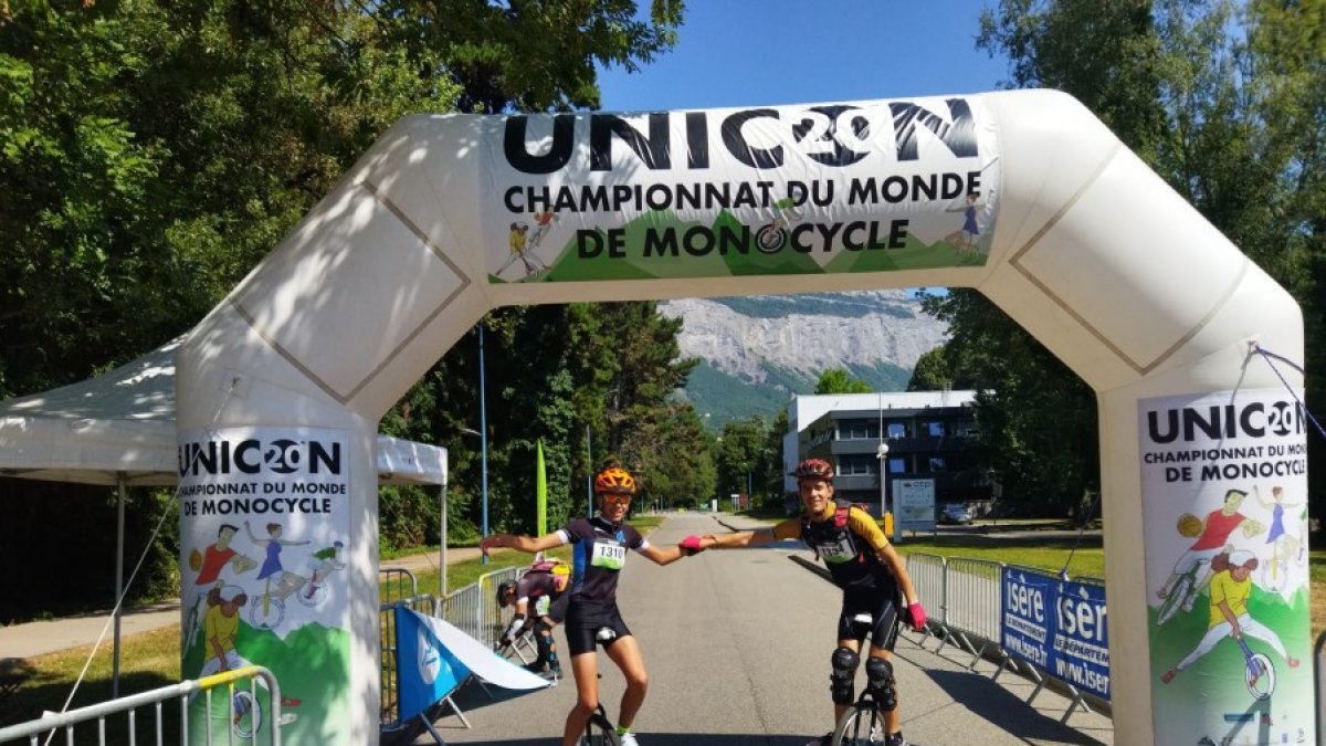 Pablo y Marco, los dos jóvenes sorianos en el Mundial de Monociclos de Grenoble. HDS