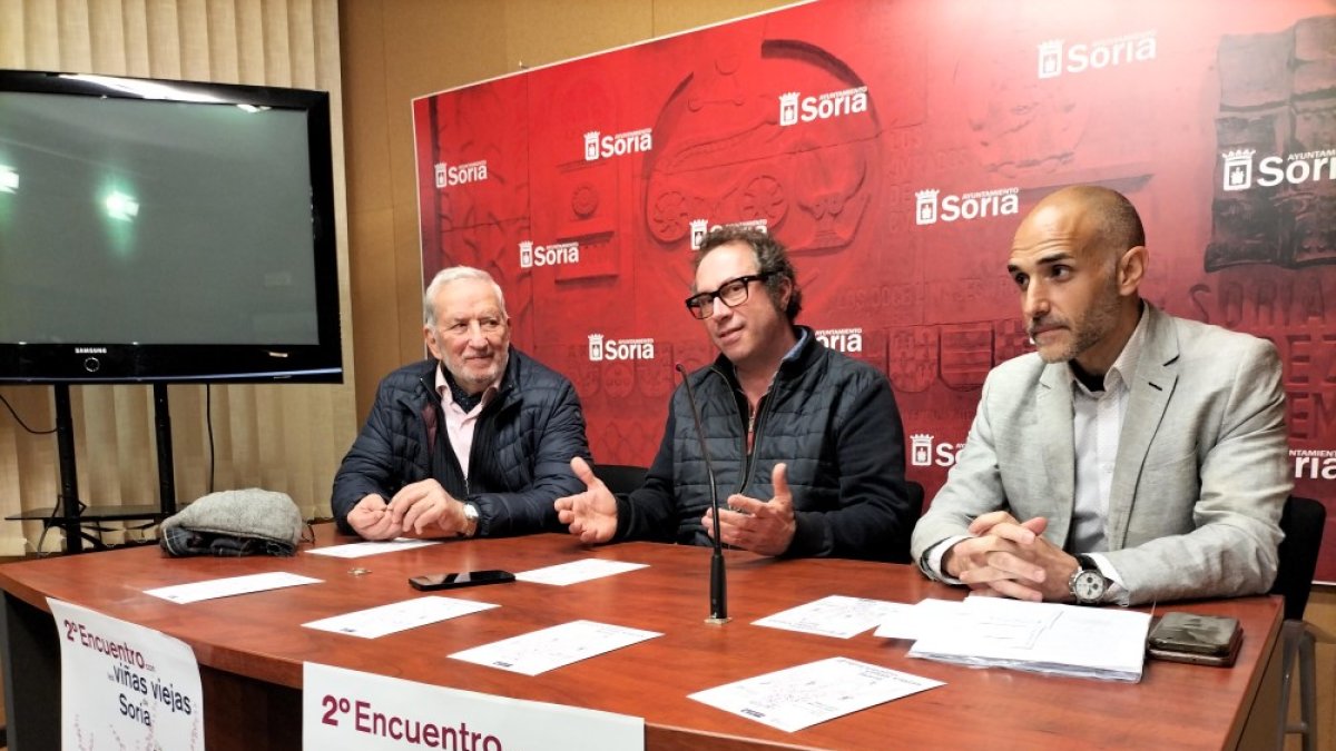 Jesús Bárez, Bertrand Sourdois y José Manuel Ligero presentan la segunda edición de la Feria. MARIO TEJEDOR