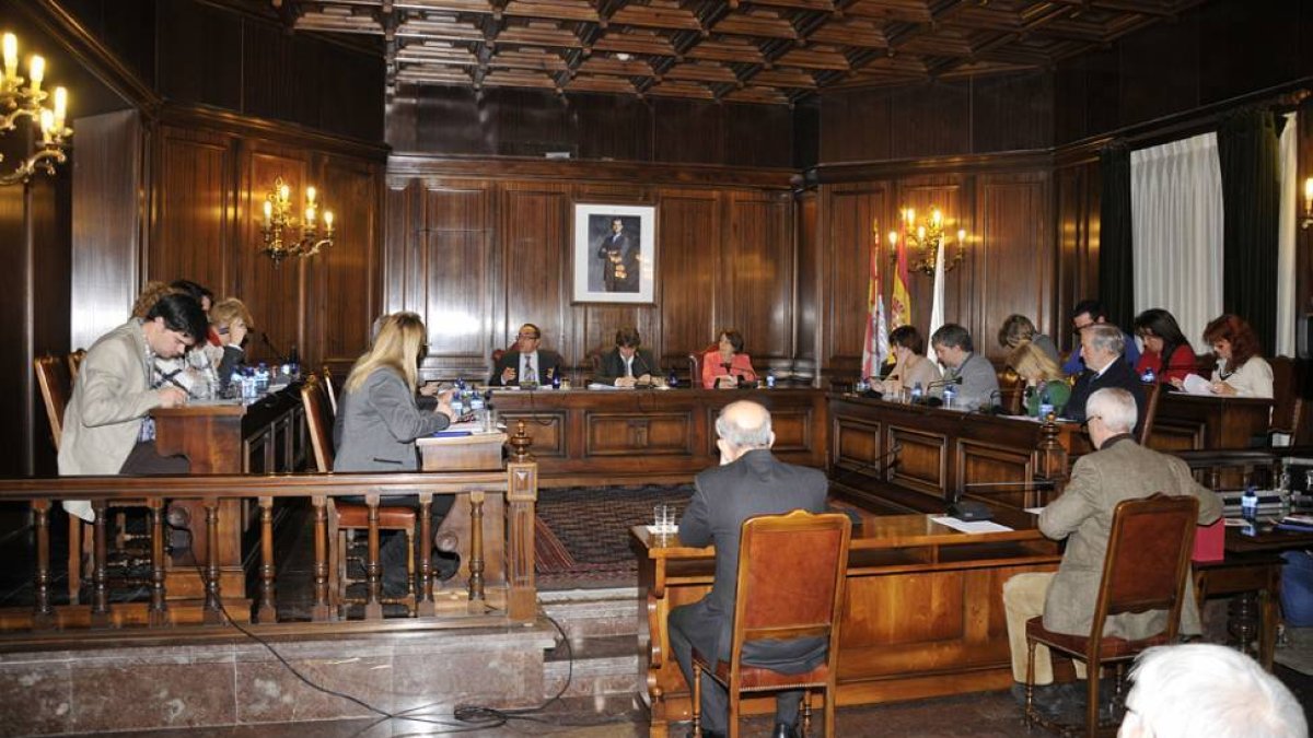 Imagen del pleno de ayer.-VALENTÍN GUISANDE
