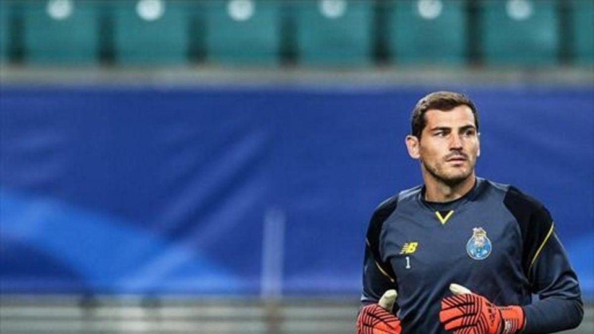 Iker Casillas.-