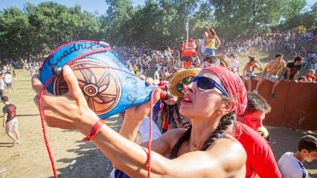 La Compra de San Juan 2022 estuvo marcada por el sol y el calor. MARIO TEJEDOR