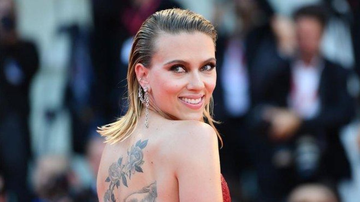 Scarlett Johansson en el festival de Venecia, el pasado 29 de agosto.-AFP / ALBERTO PIZZOLI