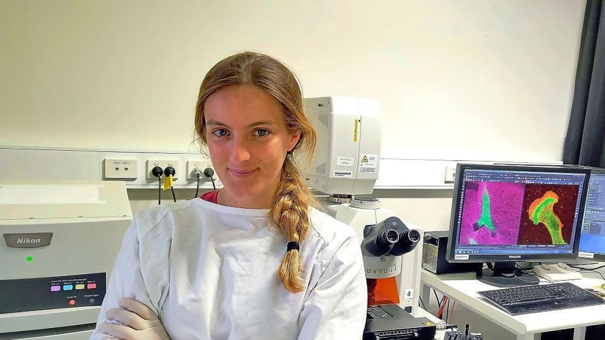 La biotecnóloga María Lastra en el laboratorio donde trabaja en Australia.-- MARCO HEYDECKER