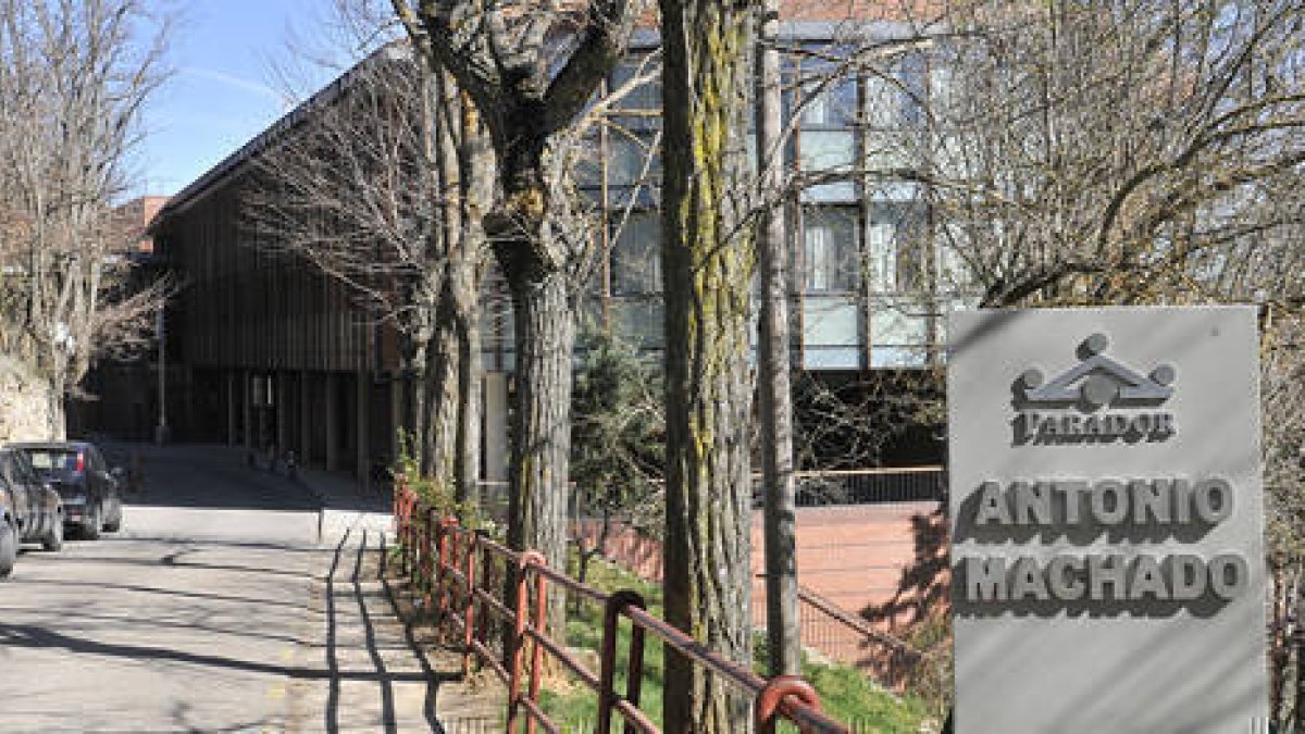 Instalaciones del Parador Antonio Machado. / VALENTÍN GUISANDE-