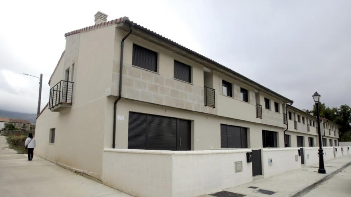 Viviendas en Valdeavellano de Tera.-LUIS ÁNGEL TEJEDOR