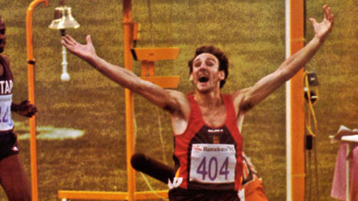 Fermín Cacho en el momento de ganar las Olimpiadas de 1992.-