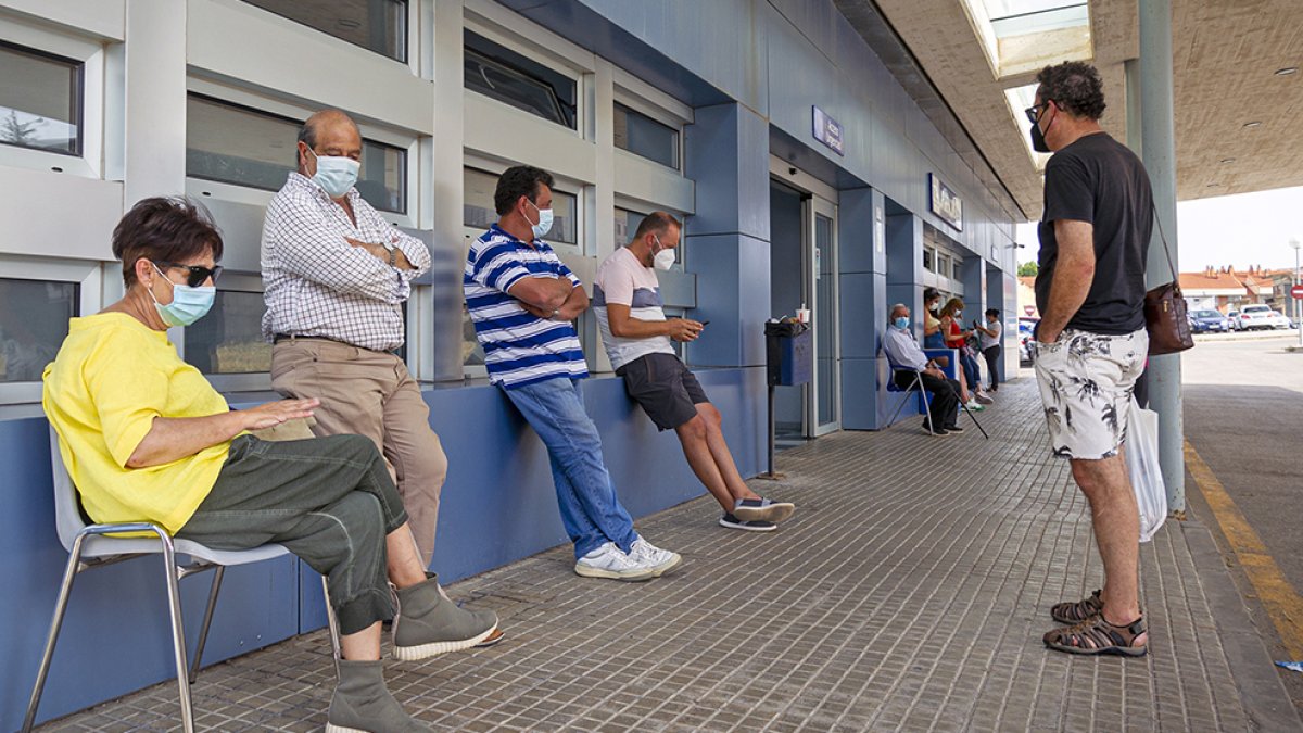 Colapso en urgencias con hasta 7 horas de espera. - MARIO TEJEDOR