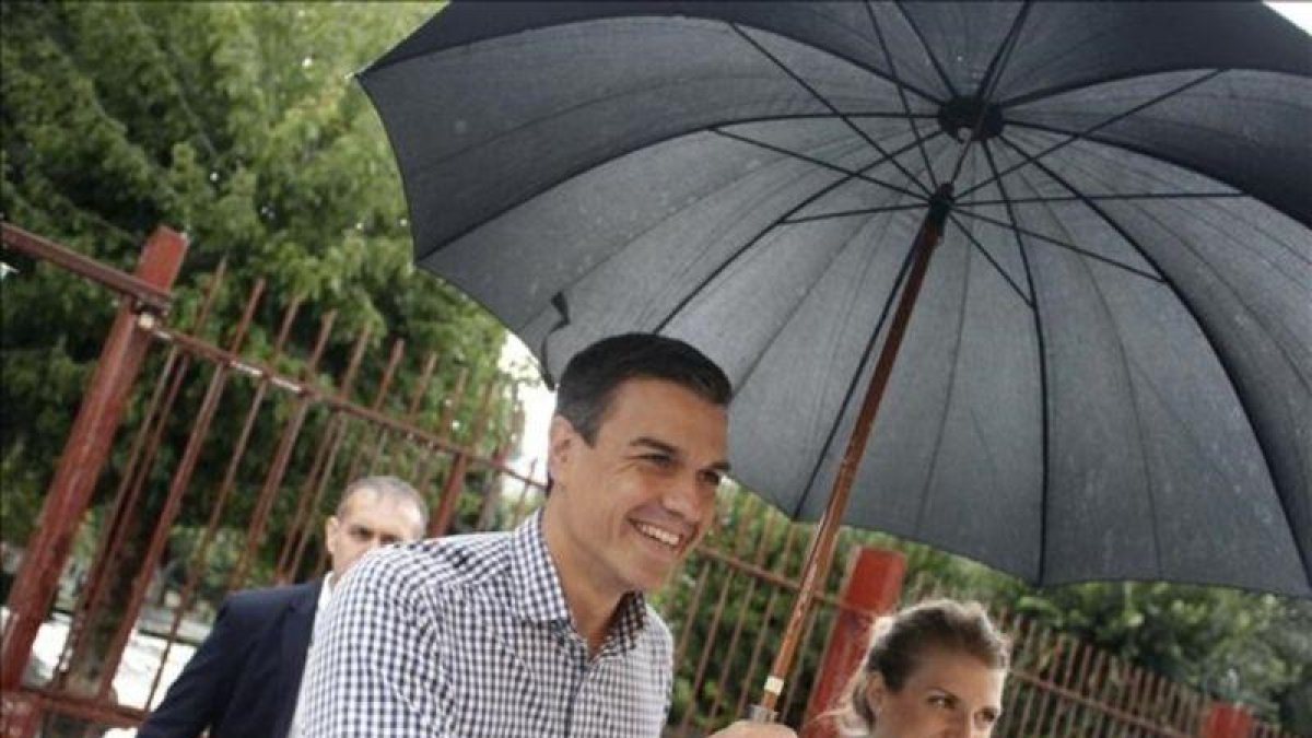 El secretario general del PSOE, Pedro Sánchez, en A Coruña.-EFE / CABALAR