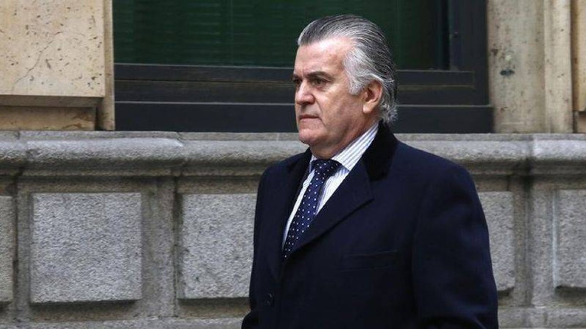 Luis Bárcenas acude a firmar a la Audiencia Nacional, el pasado 20 de febrero.-Foto: DAVID CASTRO