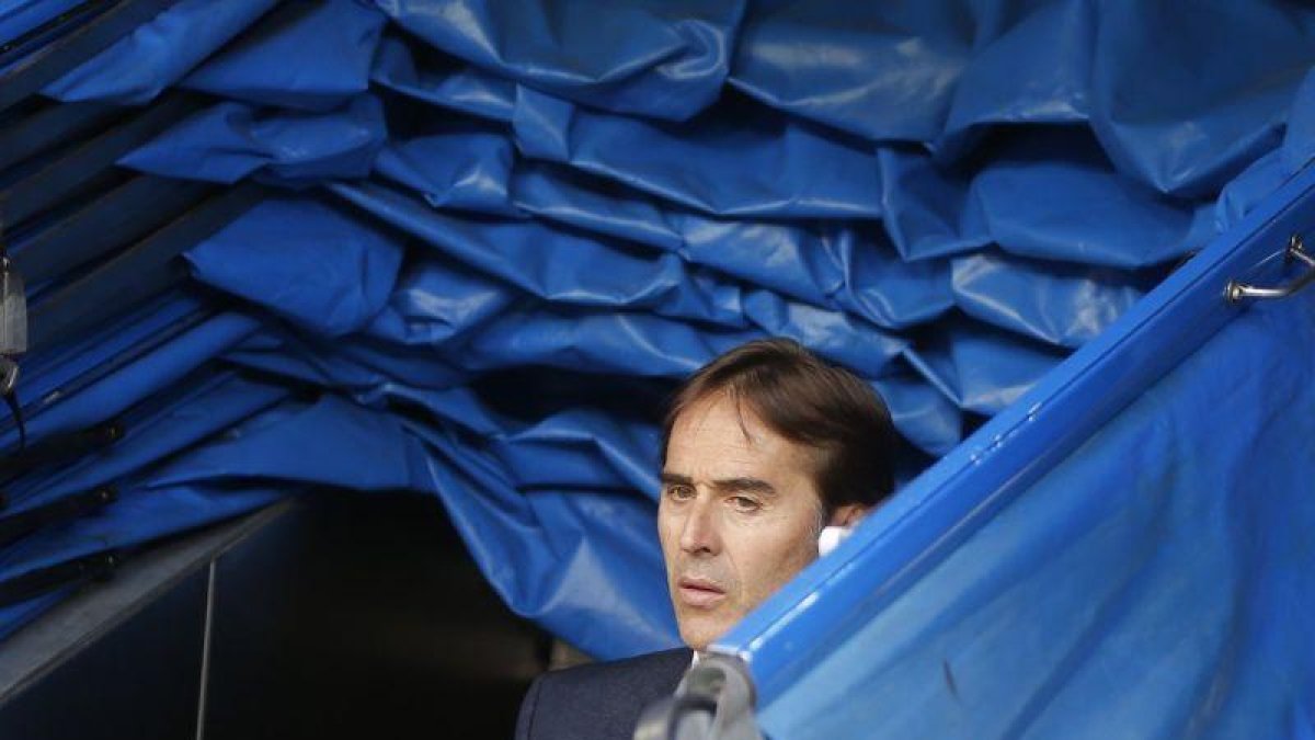 Julen Lopetegui, en la previa del Real Madrid-Levante.-AP