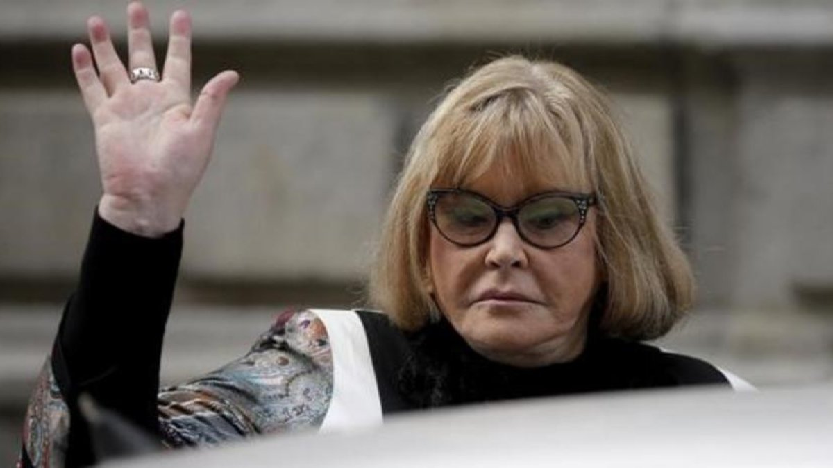 La jueza argentina María Servini a la salida de la Audiencia Nacional en Madrid, donde ha tomado declaración a dos víctimas de la dictadura.-JOSE LUIS ROCA