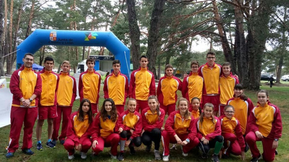 Equipo de Castilla y León que compite en el Nacional de Edad.-D.S.
