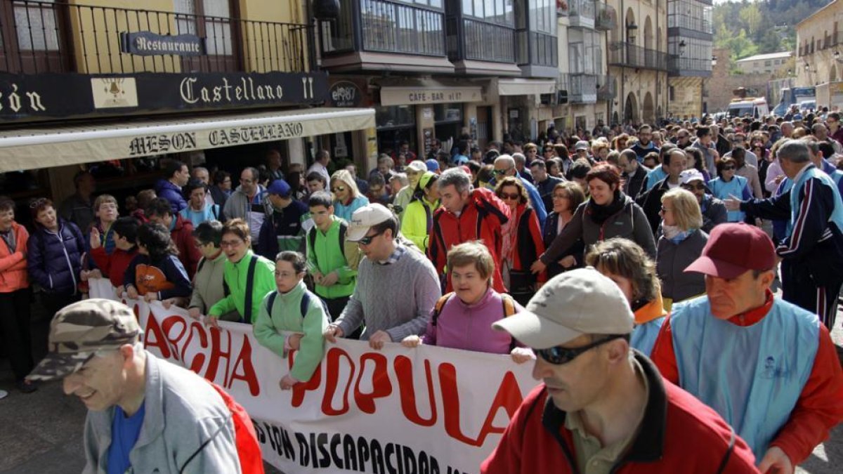 Cabecera de la Marcha en la plaza Mayor.-DIEGO MAYOR